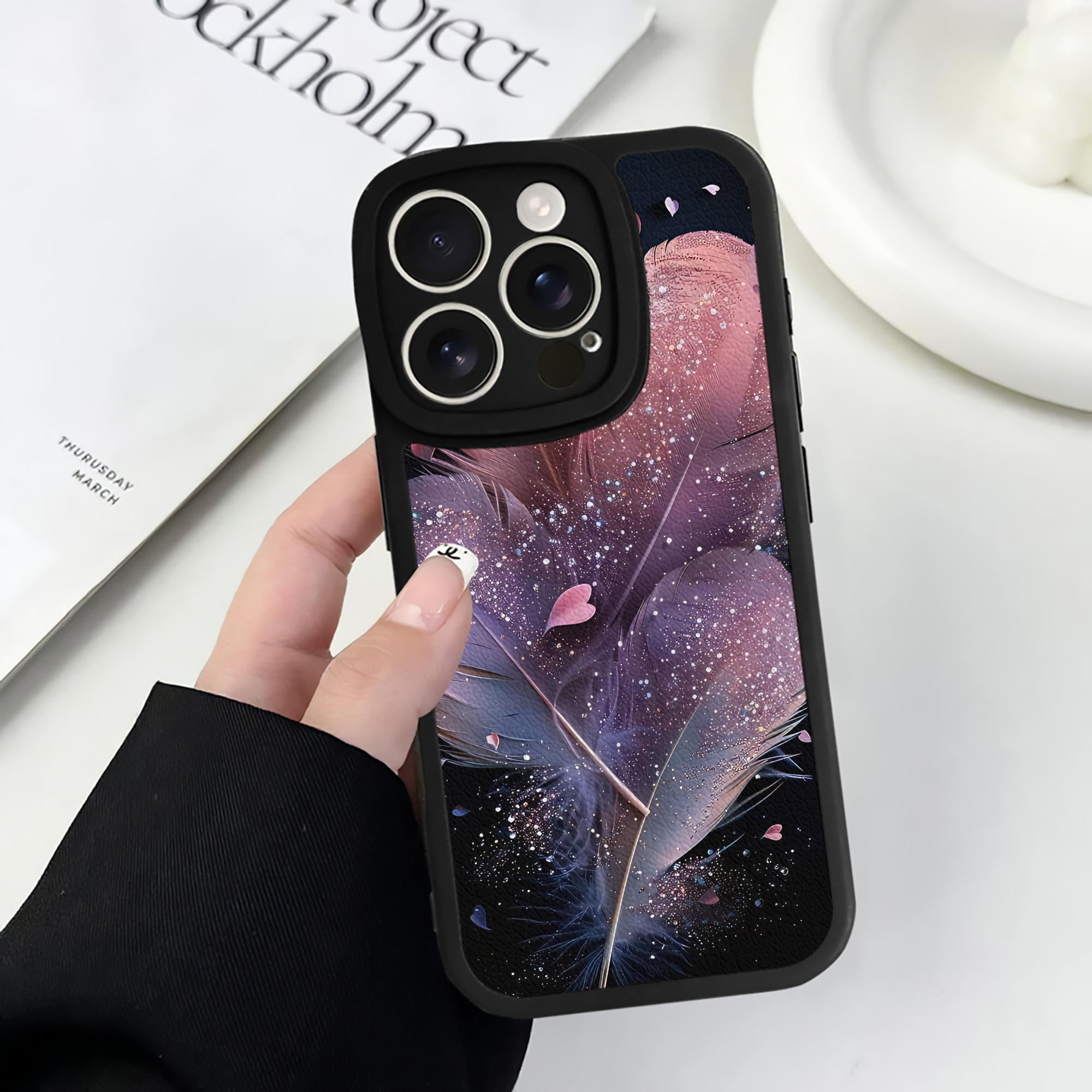 （画像用） ミッキーマウス Mickey Mouse 【iPhone 16シリーズ対応】シリコンスマホケース（レザー調） 材質：シリコン